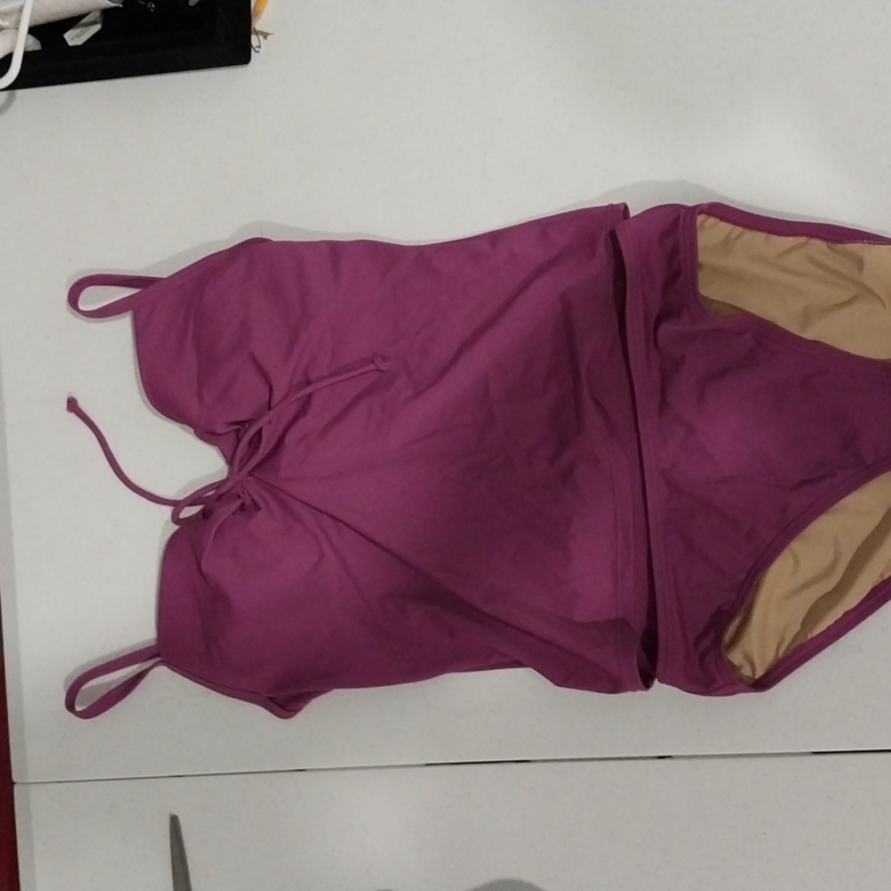 Victoria's secret raspberry underwire tankini suit EUC